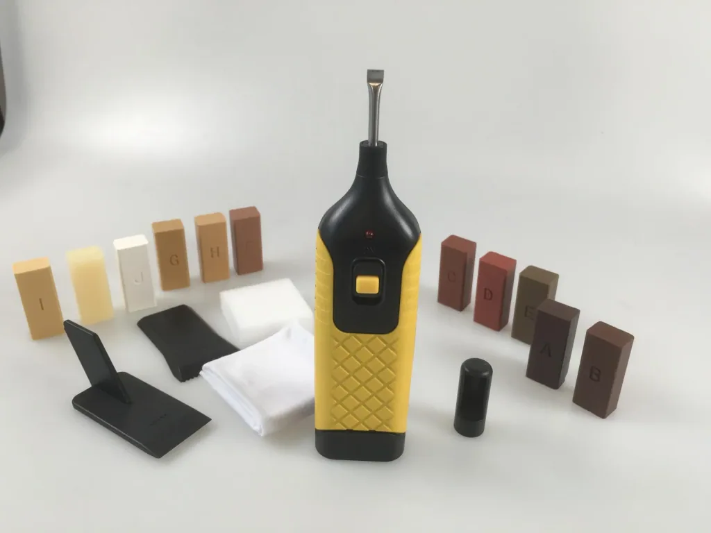 Reparatur-Set für Laminat und Parkett mit 11 Farben Hartwachsstangen