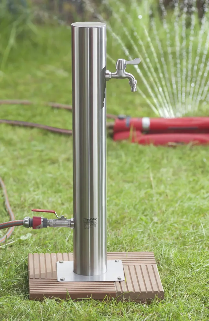Wasserzapfsäule aus Edelstahl mit 2 Auslaufhähnen + Schutzhülle