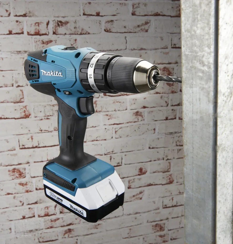 Akku-Schlagbohrschrauber HP457DWE10, 18 Volt - 2-Gang, Li-Ion mit 74-teiligem Zubehör