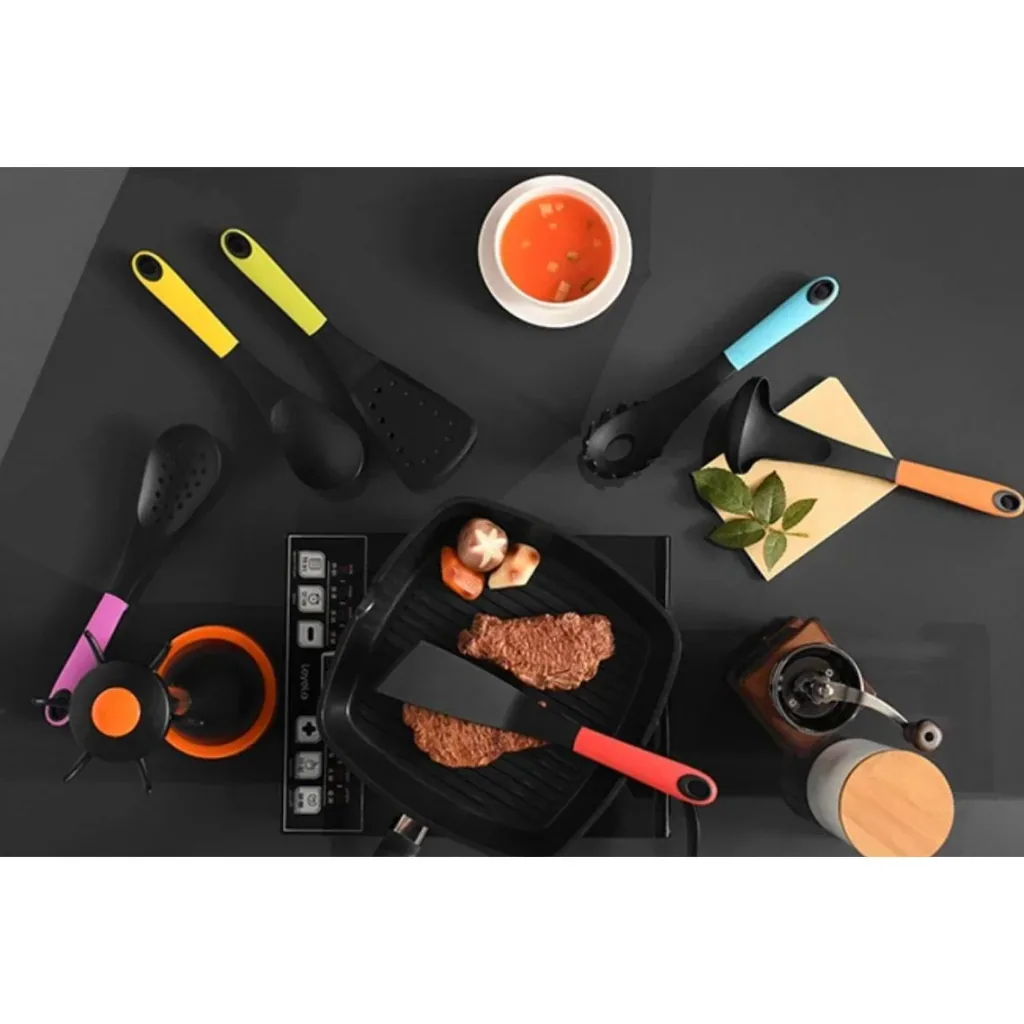 7-teiliges Küchenzubehör-Set - multicolor - Servierlöffel, Spatel, Spaghetti-Löffel, Schöpfkelle, Spachtel, Schaumlöffel