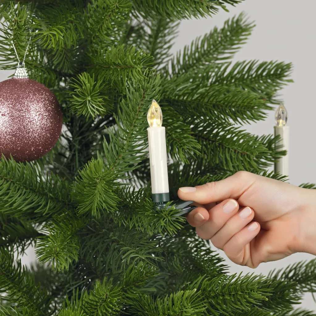 Kabellose LED-Weihnachtsbaumkerzen, Creme-Weiss, batteriebetrieben, mit Clip-Halterung und Fernbedienung, warm-weiß, 16 Stück