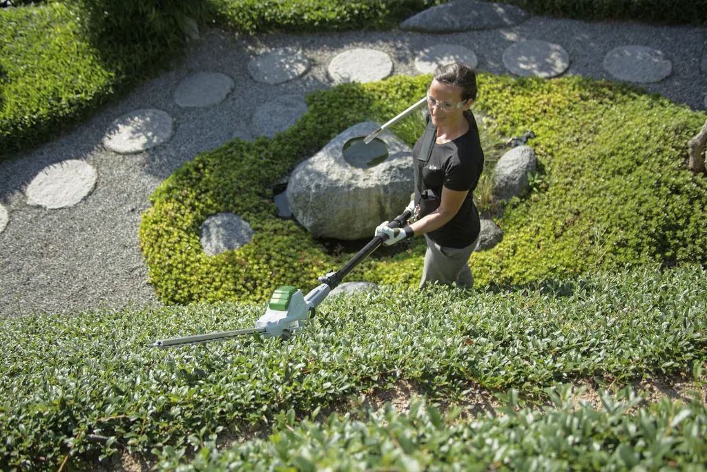 Akku Teleskop 3 in 1 Gartenset - bestehend aus Heckenscheren-Kettensägenaufsatz mit Akku und Ladegerät
