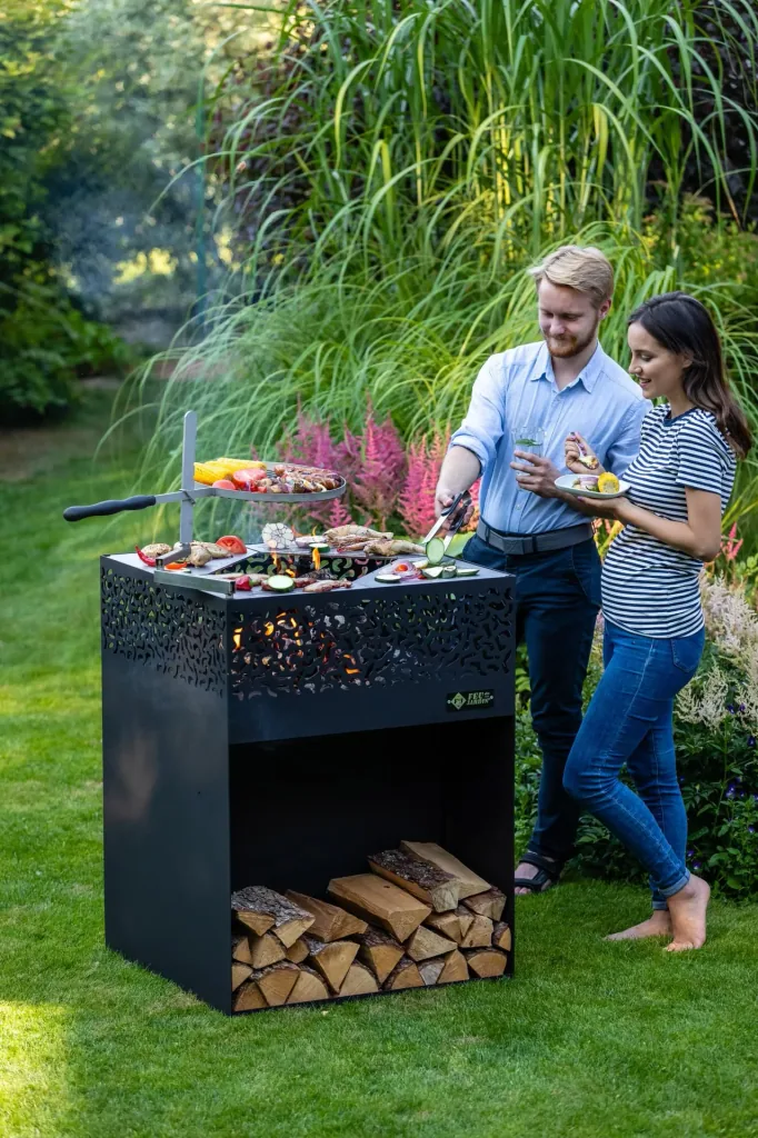 Grill CUBE 1000 schwarz mit Grillrost Ø38, Schwenkarm und Metallabdeckung