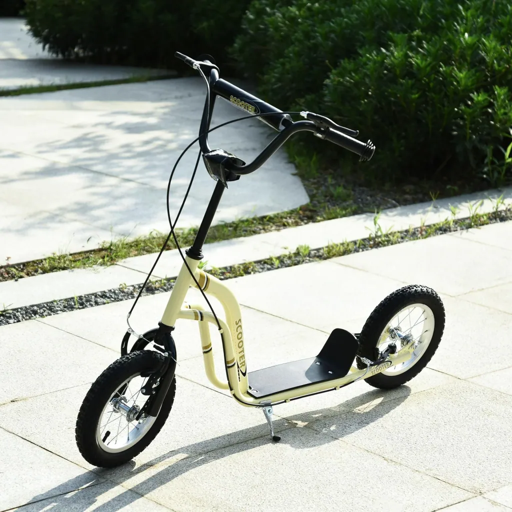 Tretroller mit Handbremse