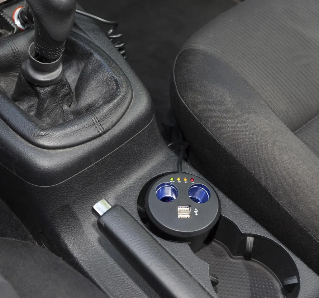 KFZ Multisteckdose mit USB Doppelanschluss, 12 Volt