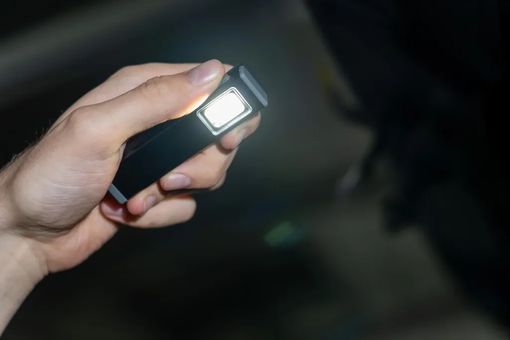 Profi Mini Werkstattleuchte mit 4,5 Watt COB-LED, wiederaufladbar