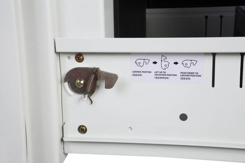 Aktenschrank World Class Vertical Fire File mit 4 Schubladen und elektronischem Schloss