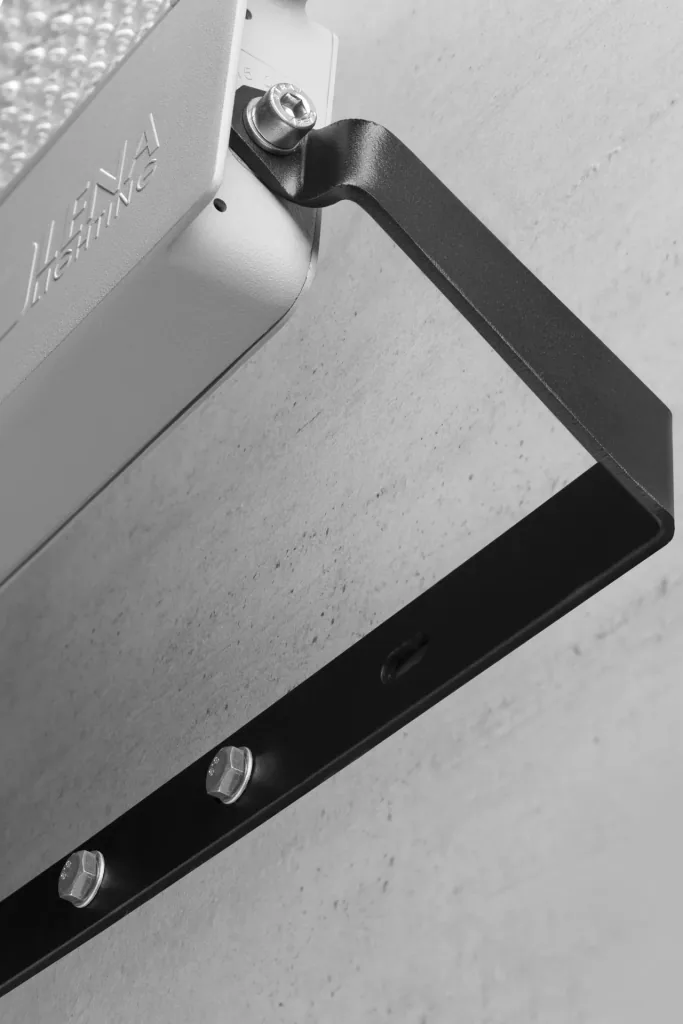 LED Flutlichtstrahler Quest 144W, 4000K, 17300lm, IP66