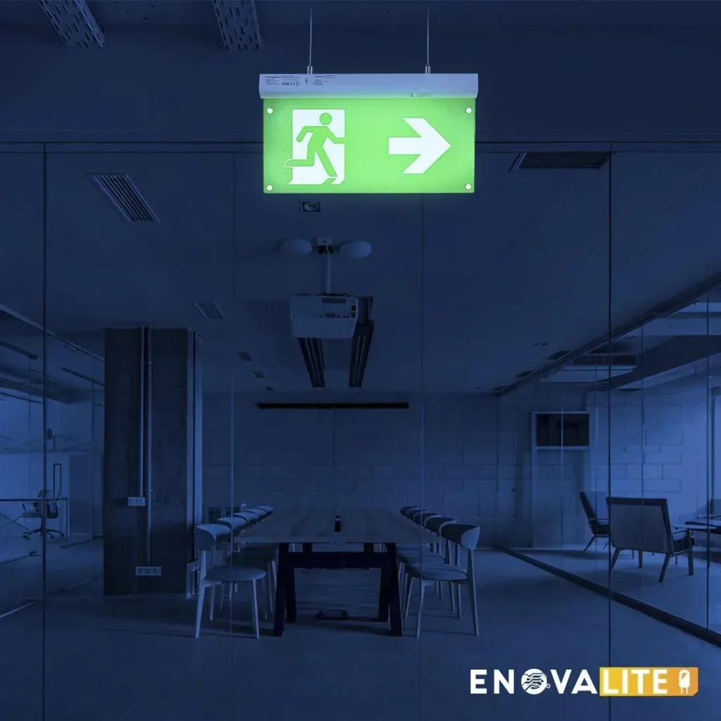 LED-Fluchtwegleuchte 4in1, Notausgang mit Notstromeinheit mit TEST-Funktion hat 4 Montagemöglichkeiten