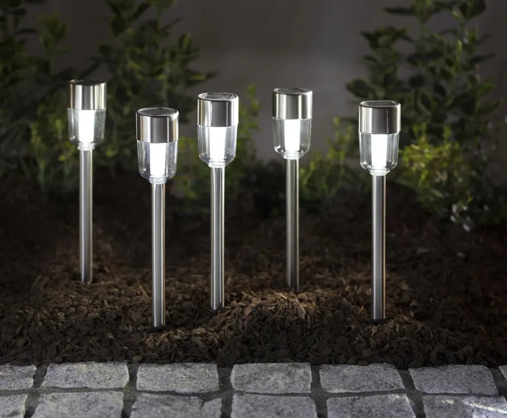 5er Set Edelstahl Solar-Leuchten mit satinierter Glasoptik