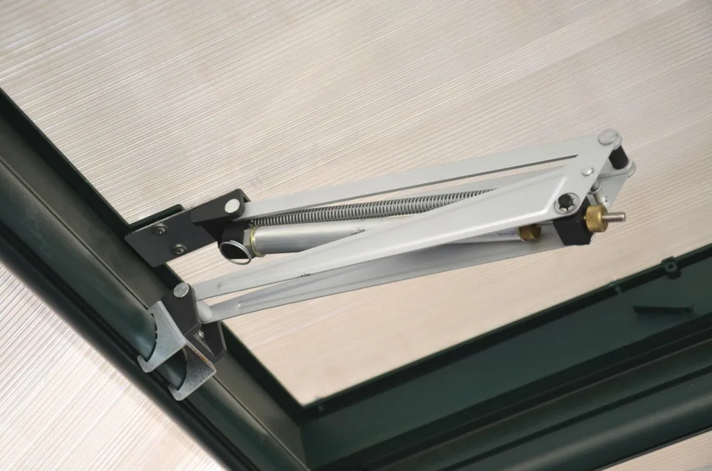 Automatischer Dachfensteröffner für Kunststoff Gewächshäuser