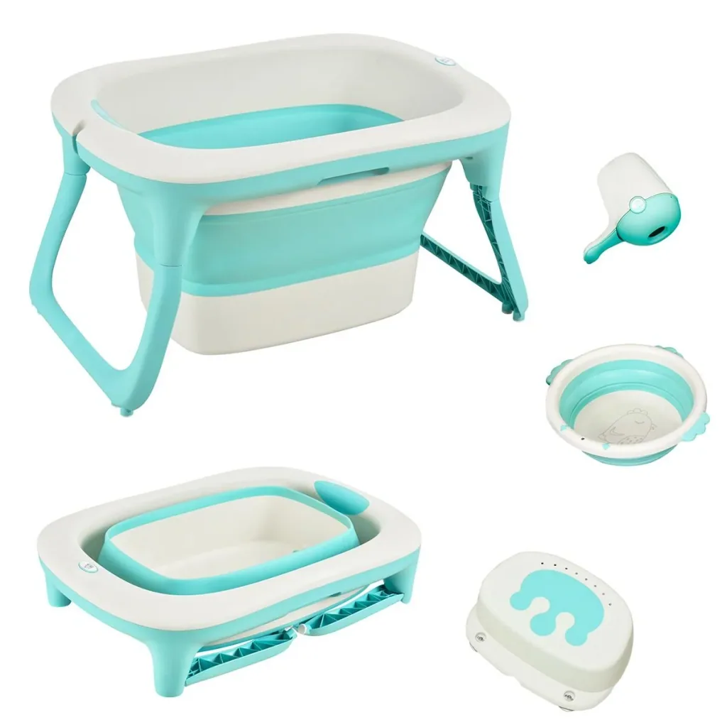 Babybadewanne mit Waschbecken und Shampoobecher