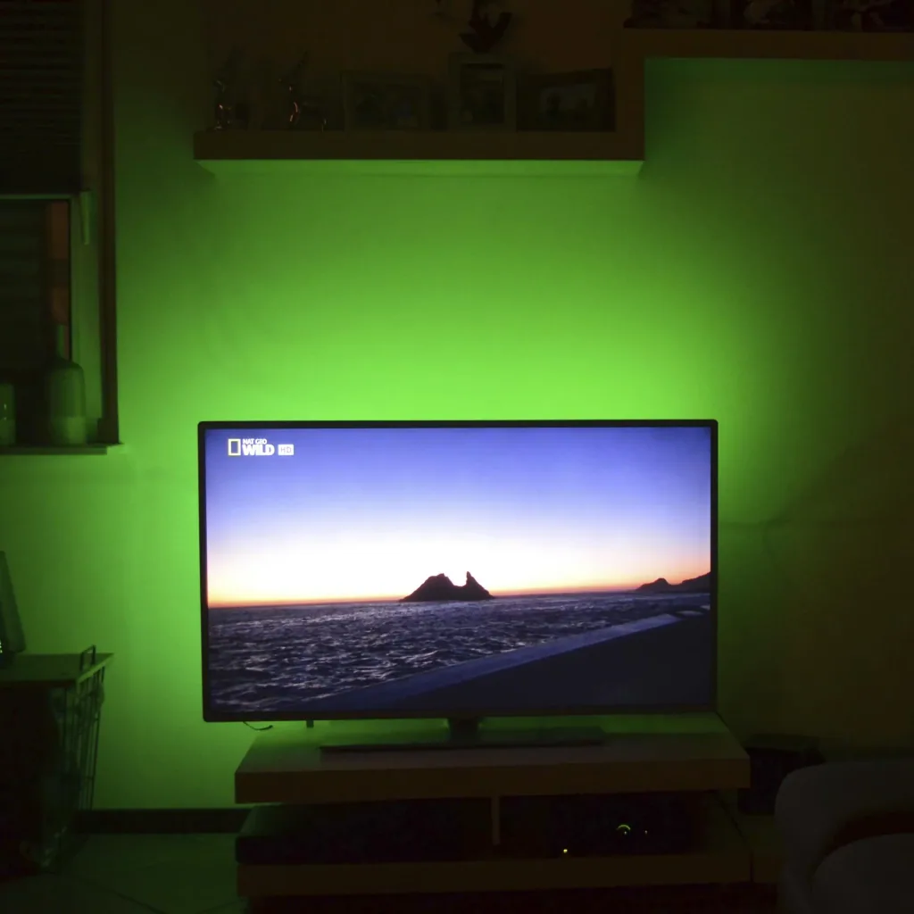 TV-LED Beleuchtungs-Set 2 m Farbwechsel, 48 RGB-LEDs, 3 x Verbinder und 3 x Verbindungskabel