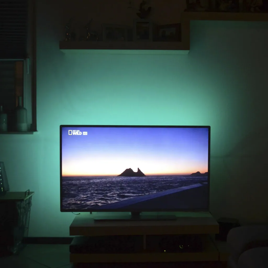 TV-LED Beleuchtungs-Set 2 m Farbwechsel, 48 RGB-LEDs, 3 x Verbinder und 3 x Verbindungskabel