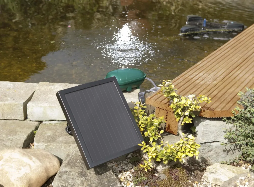 Solar Teichbelüfter mit zwei Luftsteinen