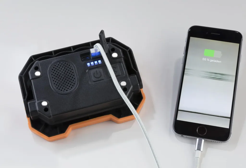 LED Arbeitsleuchte mit Bluetooth Lautsprecher