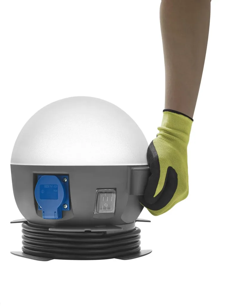 LED Arbeitsleuchte Future Ball 20W, mit Steckdose