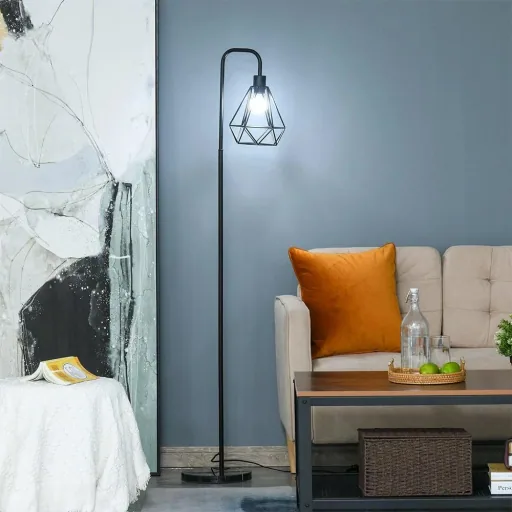 Stehlampe im Industrie-Stil schwarz