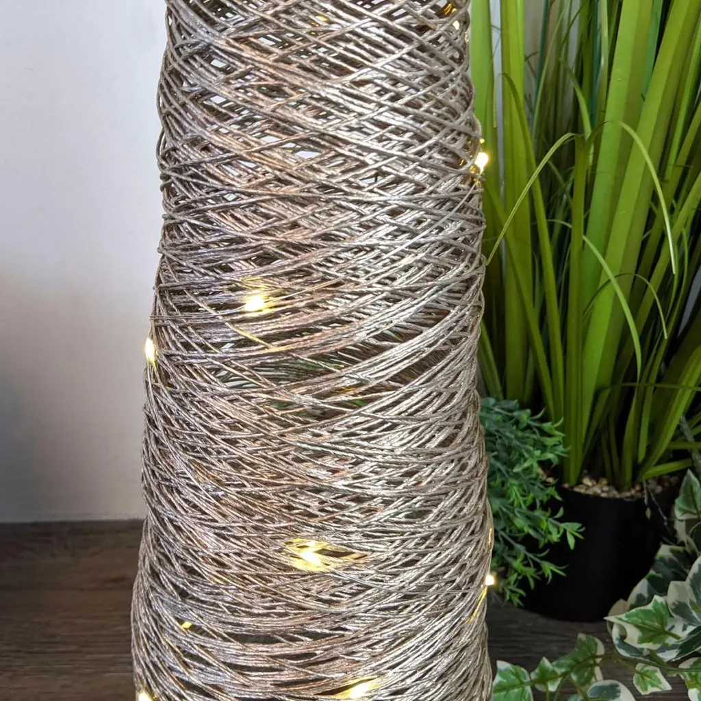 Dekorativer Lichtkegel - Pyramide 40 LED - H80cm - Gold