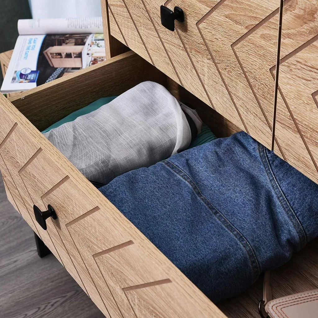 Kommode im Retro-Design