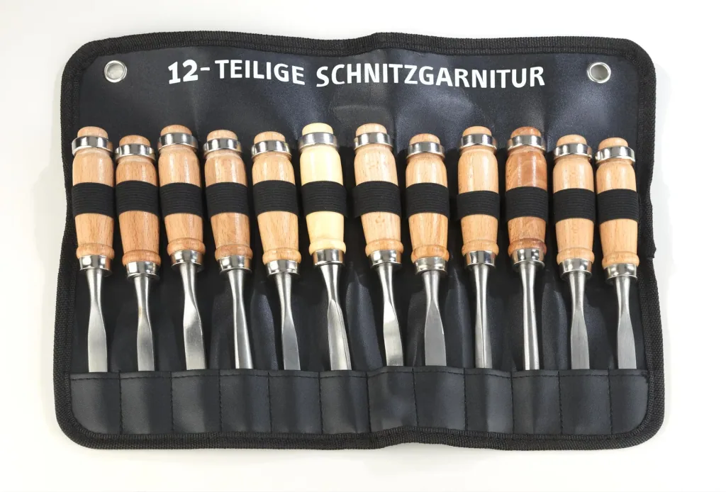Schnitzgarnitur 12-teilig