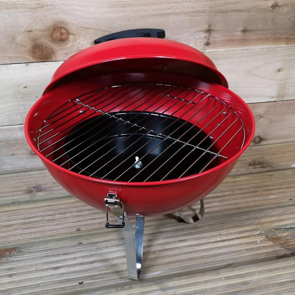 Wilderness Holzkohlegrill Kugelform - Rot