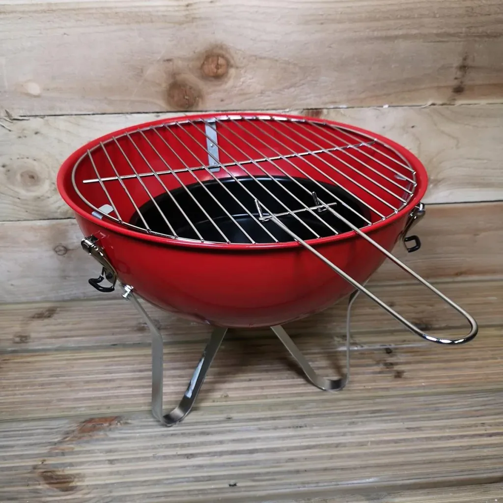 Wilderness Holzkohlegrill Kugelform - Rot