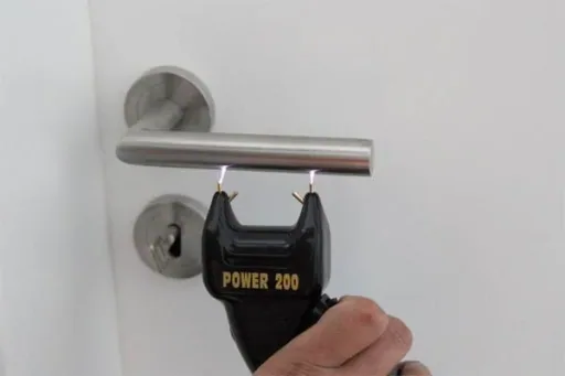 Elektroschocker Power 200 zur Selbstverteidigung, inklusive Batterie