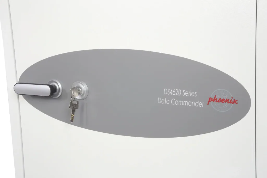 Datenschutztresor Data Commander Außenmaße 1685 x 690 x 720 mm, mit Schlüsselschloss