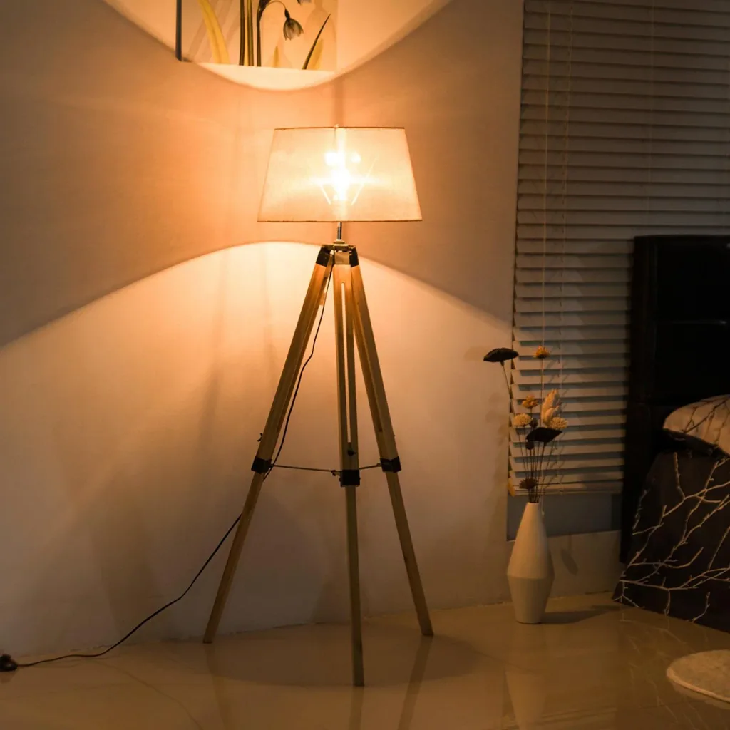 Stehlampe Dreibein höhenverstellbar 99-143cm E27 Kiefer Grau