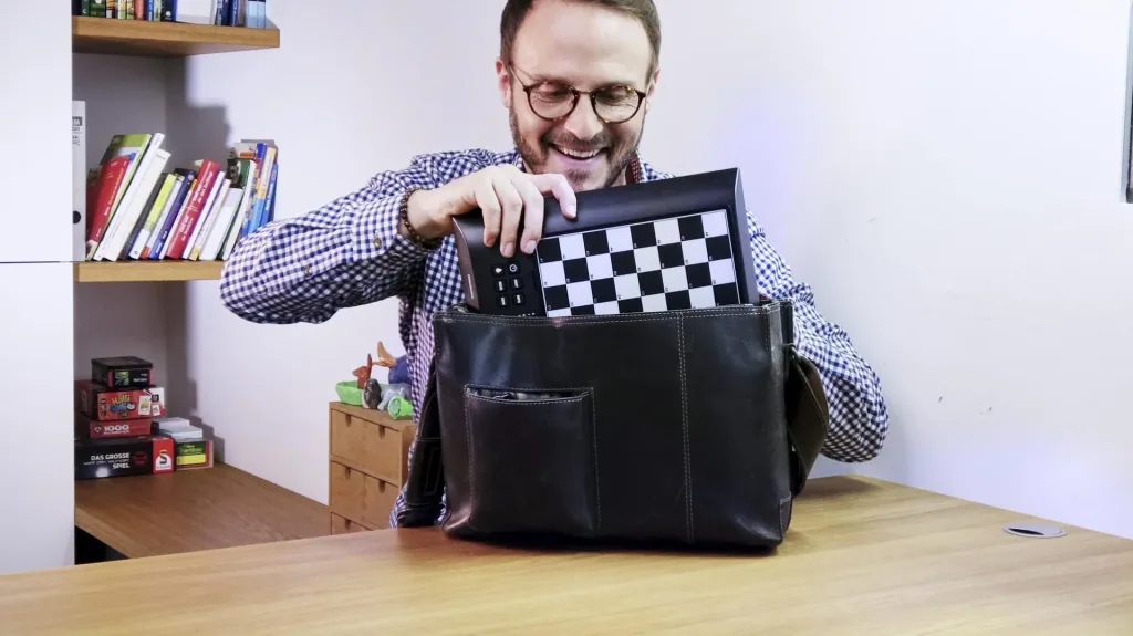 SchachcomputerChess Genius Pro