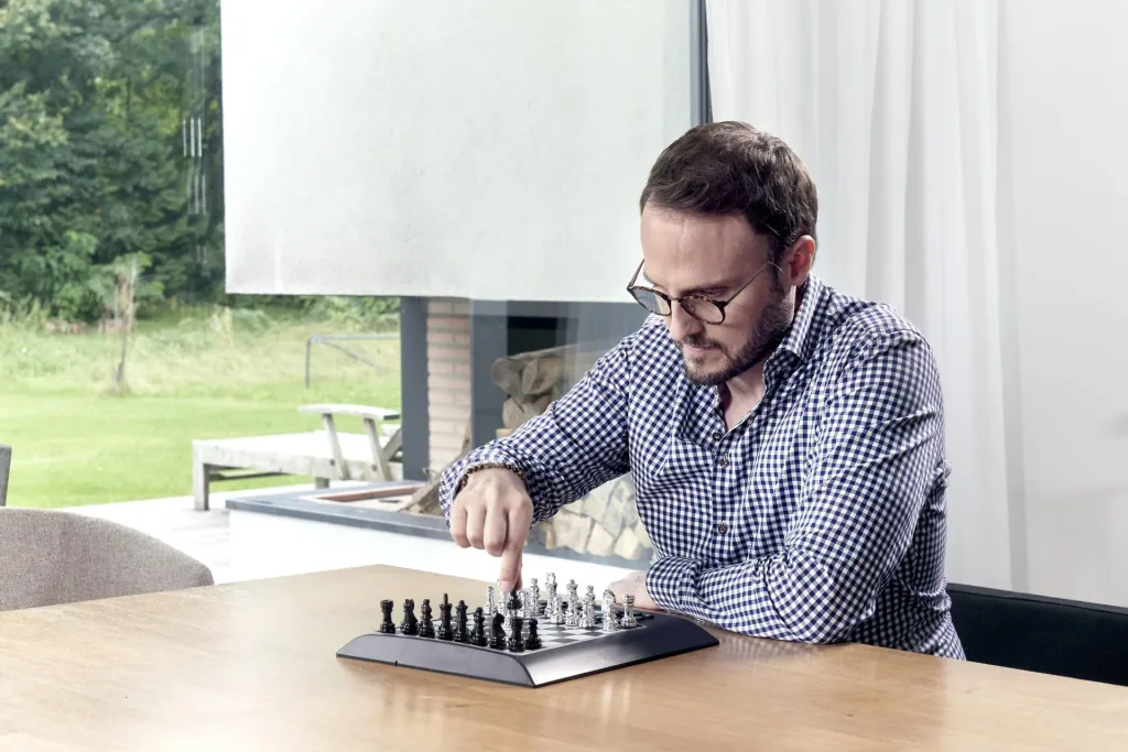 SchachcomputerChess Genius Pro
