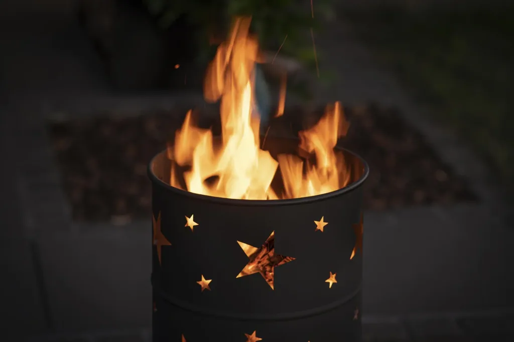 Feuerstelle Premium Feuertopf mit Sternen 36x36x65 cm Schwarz